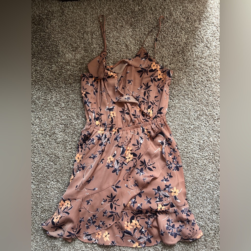 Express Dress - Picture 2 of 8